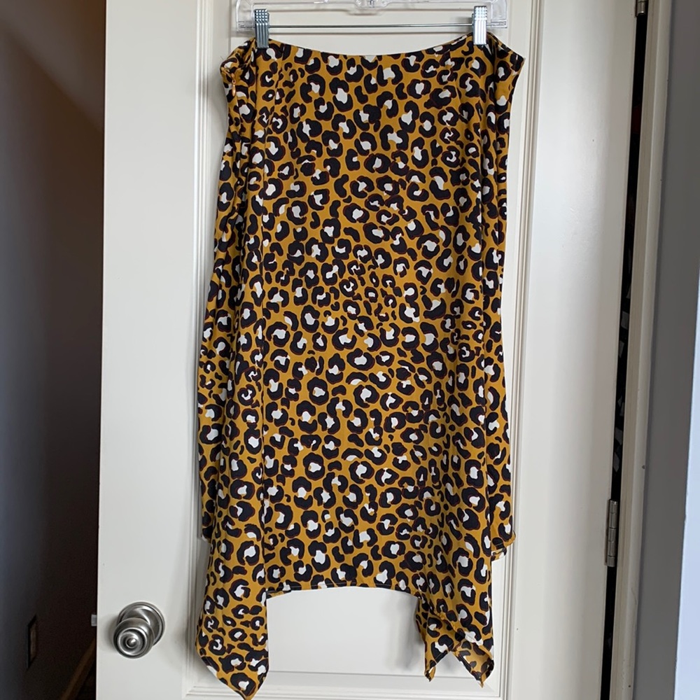 Who What Wear Skarkbite Skirt with side zipper